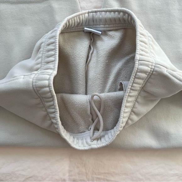 Aritzia Tna⎜COZY FLEECE MEGA SWEATPANT⎜MATTE PEARL - Picture 13 of 15